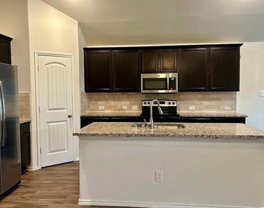 1029 N Churchill Drive - Photo Thumbnail 4