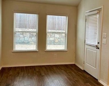 1029 N Churchill Drive - Photo Thumbnail 2