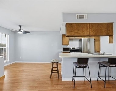 2535 Wedglea Drive - Photo Thumbnail 24