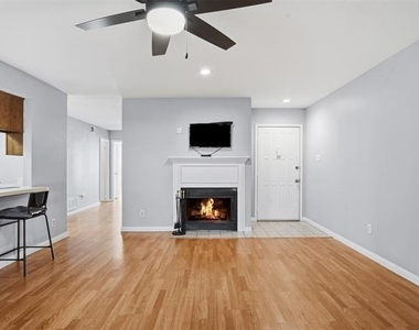 2535 Wedglea Drive - Photo Thumbnail 12