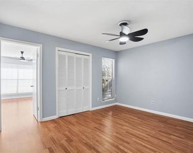 2535 Wedglea Drive - Photo Thumbnail 16