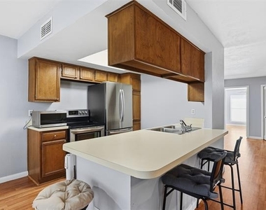 2535 Wedglea Drive - Photo Thumbnail 11