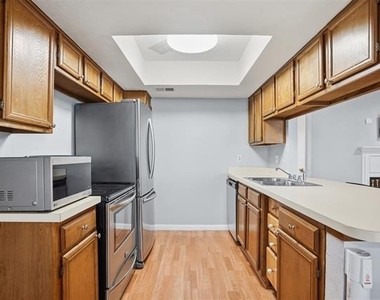 2535 Wedglea Drive - Photo Thumbnail 9