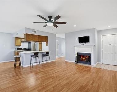 2535 Wedglea Drive - Photo Thumbnail 6