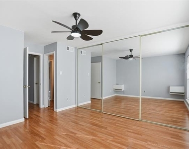 2535 Wedglea Drive - Photo Thumbnail 22