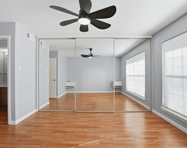 2535 Wedglea Drive - Photo Thumbnail 23