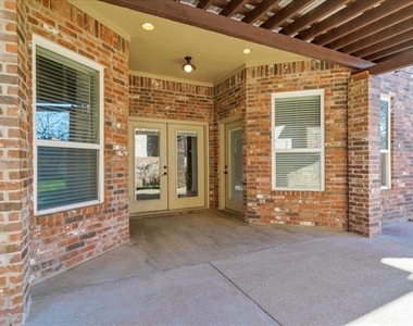 3300 Fountain Way - Photo Thumbnail 36