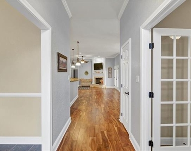 3300 Fountain Way - Photo Thumbnail 3