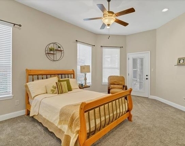 3300 Fountain Way - Photo Thumbnail 19