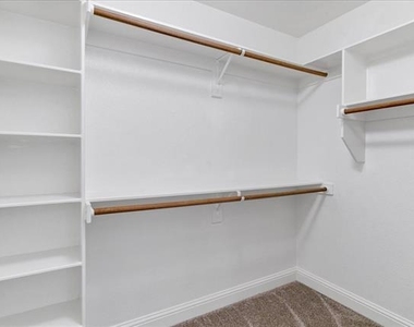 3300 Fountain Way - Photo Thumbnail 24