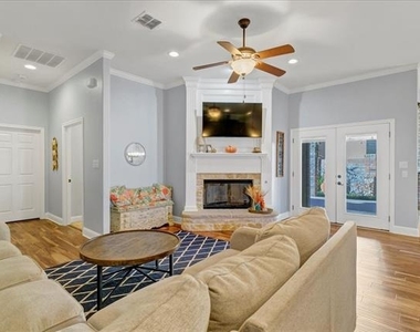 3300 Fountain Way - Photo Thumbnail 13