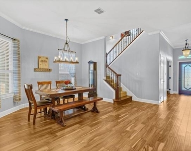 3300 Fountain Way - Photo Thumbnail 7
