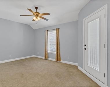 3300 Fountain Way - Photo Thumbnail 31
