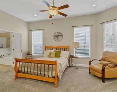 3300 Fountain Way - Photo Thumbnail 18