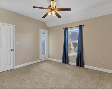 3300 Fountain Way - Photo Thumbnail 30