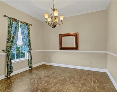 3300 Fountain Way - Photo Thumbnail 4