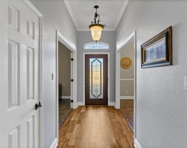 3300 Fountain Way - Photo Thumbnail 2