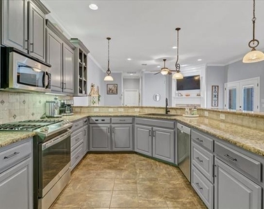 3300 Fountain Way - Photo Thumbnail 9