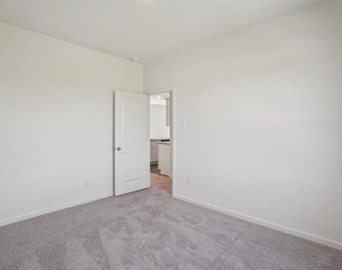 4508 Wood Fern Road - Photo Thumbnail 10