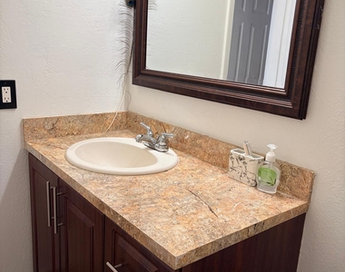 1641 Fairway Road - Photo Thumbnail 7
