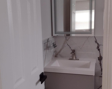 22682 Sw 65th Circle - Photo Thumbnail 12