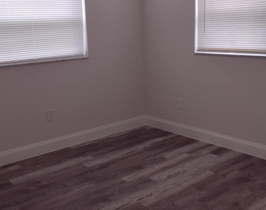 22682 Sw 65th Circle - Photo Thumbnail 14