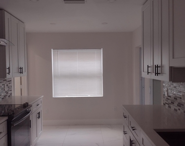 22682 Sw 65th Circle - Photo Thumbnail 1