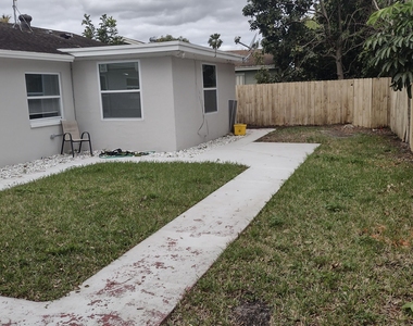 22682 Sw 65th Circle - Photo Thumbnail 8