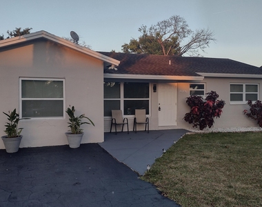 22682 Sw 65th Circle - Photo Thumbnail 7