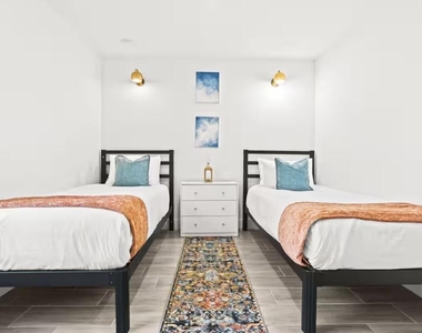 565 Lilac Court - Photo Thumbnail 13