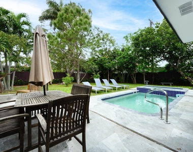 1629 S Lakeside Drive - Photo Thumbnail 25