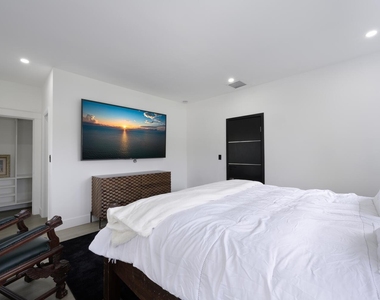 1629 S Lakeside Drive - Photo Thumbnail 16