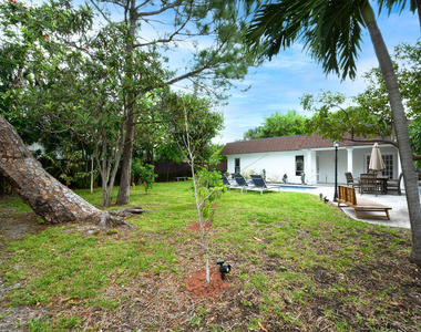 1629 S Lakeside Drive - Photo Thumbnail 22