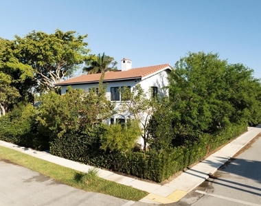 1629 S Lakeside Drive - Photo Thumbnail 33