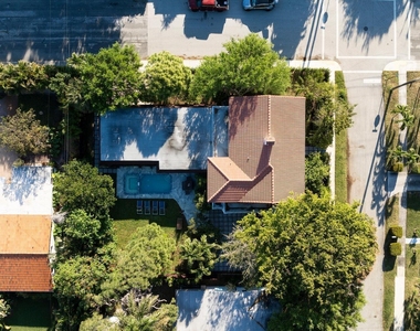 1629 S Lakeside Drive - Photo Thumbnail 34