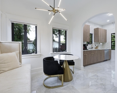 1629 S Lakeside Drive - Photo Thumbnail 5