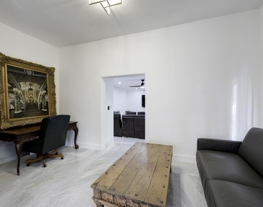 1629 S Lakeside Drive - Photo Thumbnail 9