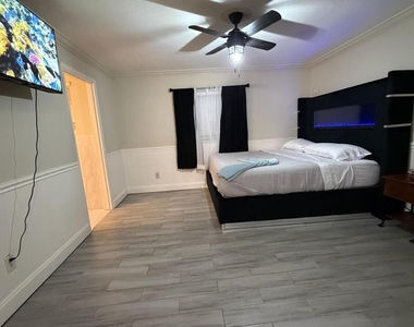 1207 Australian Avenue - Photo Thumbnail 19
