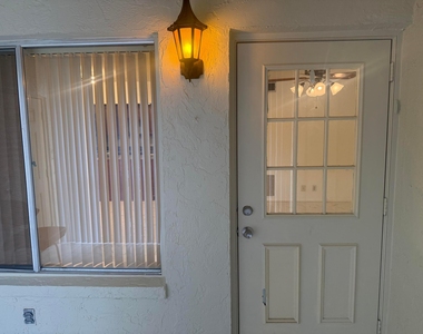 211 Pine Hov Circle - Photo Thumbnail 4