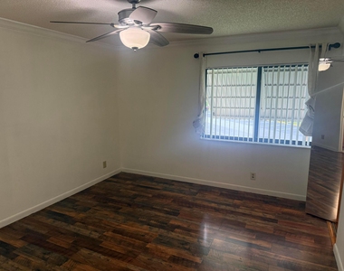 211 Pine Hov Circle - Photo Thumbnail 3