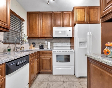 6850 Royal Palm Boulevard - Photo Thumbnail 3