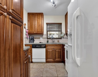 6850 Royal Palm Boulevard - Photo Thumbnail 14