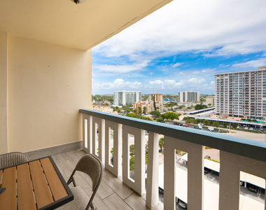 305 N Pompano Beach Boulevard - Photo Thumbnail 21