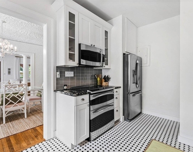 217 Se Coconut Avenue - Photo Thumbnail 18