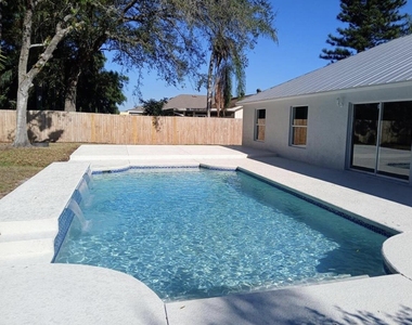 3450 Sw Martin Street - Photo Thumbnail 1