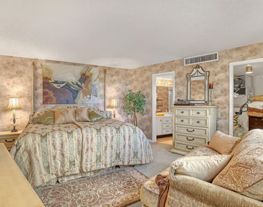 2800 N Ocean Drive - Photo Thumbnail 11