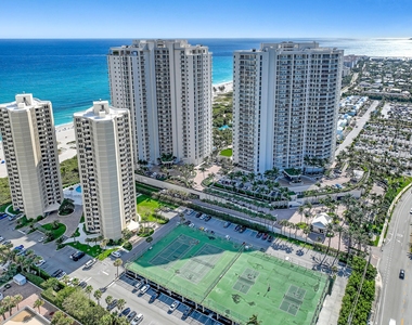 2800 N Ocean Drive - Photo Thumbnail 27