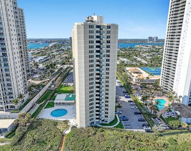 2800 N Ocean Drive - Photo Thumbnail 31
