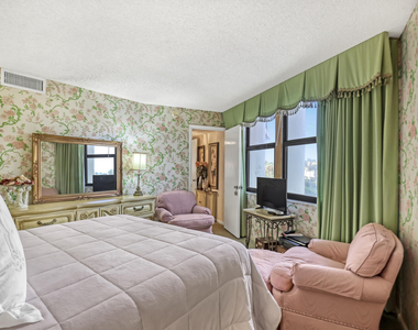 2800 N Ocean Drive - Photo Thumbnail 17