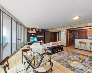 3101 S Ocean Drive - Photo Thumbnail 12